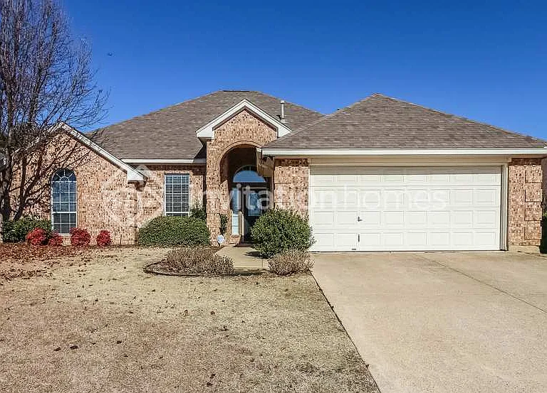 2105 Nugent Dr — Photo 1