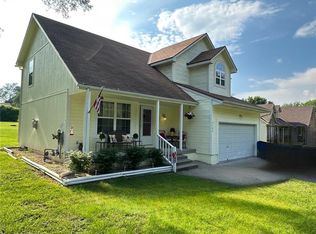 2104 S Queen Ridge Dr, Independence, MO 64050