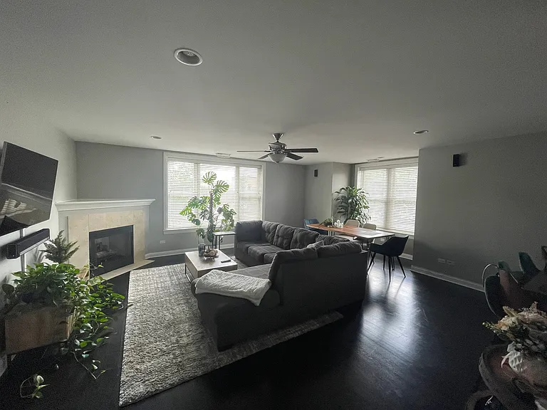 301 S Leavitt St #2N — Photo 2