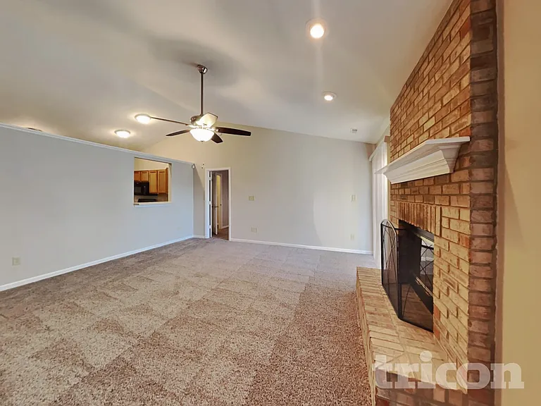 8623 Robin Run Way — Photo 3