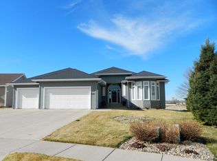 3029 Bay Shore Bnd SE, Mandan, ND 58554