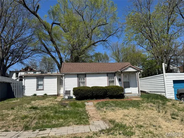 9431 Edmund Dr, Saint Louis, MO 63114