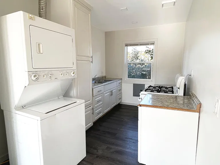 1071 Olive Ave #5 — Photo 11