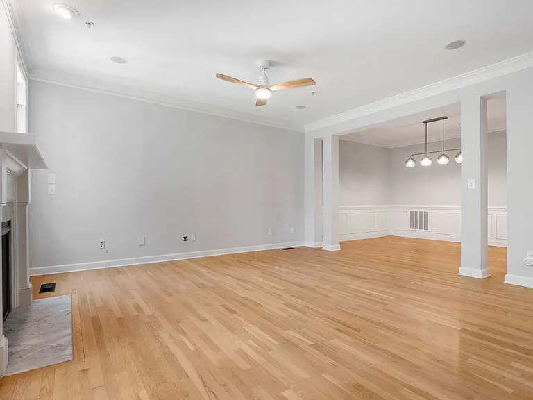 207 Towne Ridge Ln — Photo 4