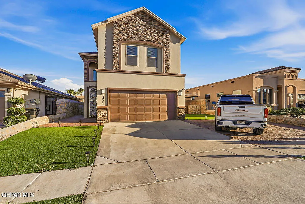 3 bed, 2.5 bath, 1688 sqft, $2,180 — Photo 2