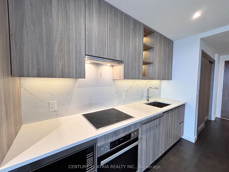27 McMahon Dr #1211 — Photo 6