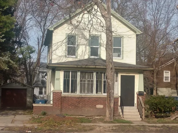 227 S Washington Ave, Kankakee, IL 60901