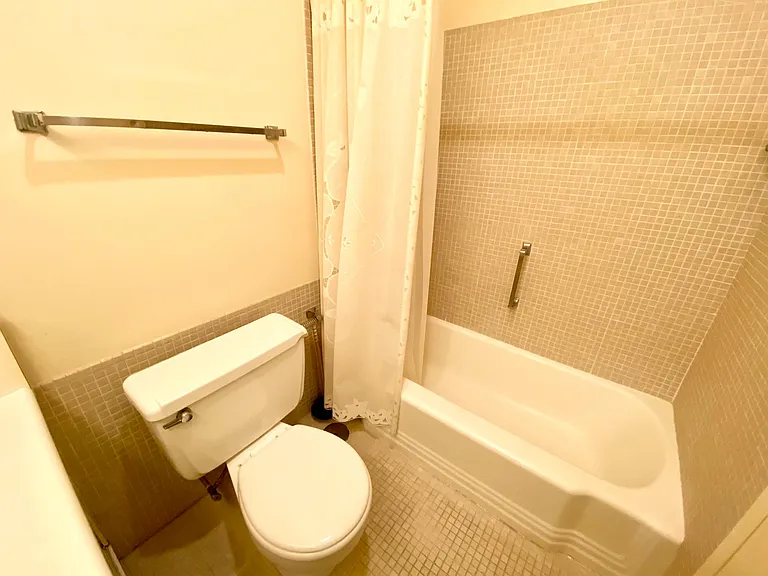 2400 N Lakeview Ave #904 — Photo 8