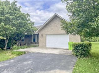 130 Chestnut Ct, Crossville, TN 38555