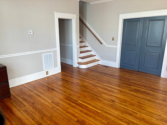 5th image of 2511 Charles St