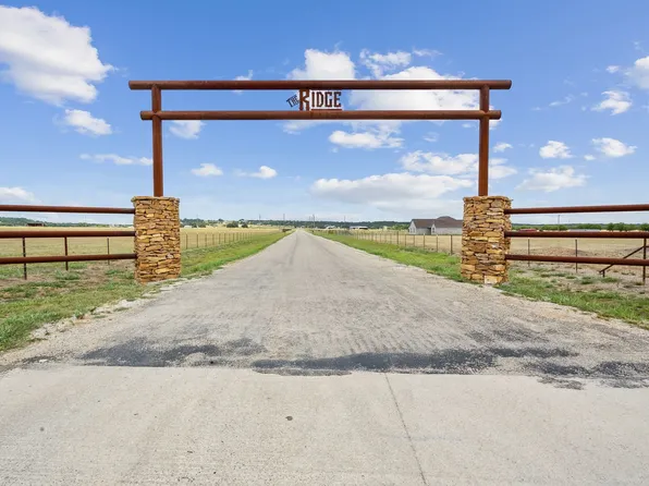 15 High Ridge Ct, Mineral Wells, TX 76067