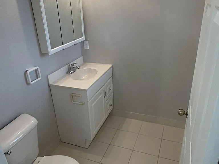 157 Atwater St #B — Photo 10