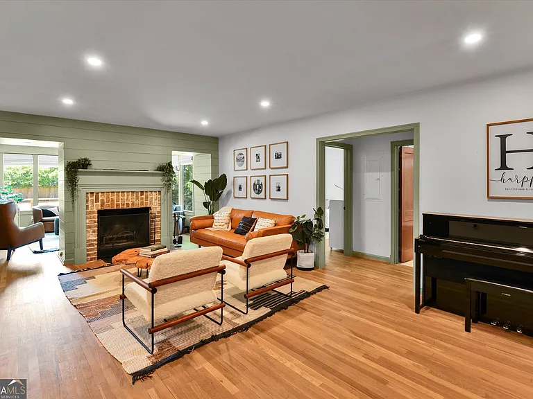 643 Etowah Dr NE — Photo 5