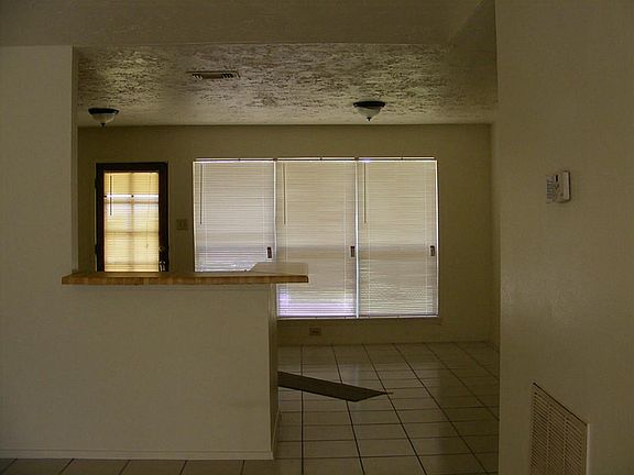 2nd image of 3722 Meadow Place Dr