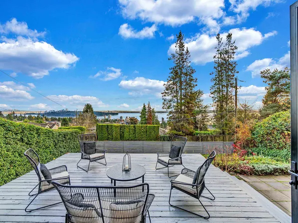 2234 Palmerston Ave, West Vancouver, BC V7V 2V8
