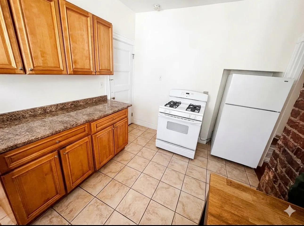 3 bed, 1235 sqft, $2,950 — Photo 3
