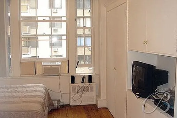 Rented by Bellmarc Realty | media 2