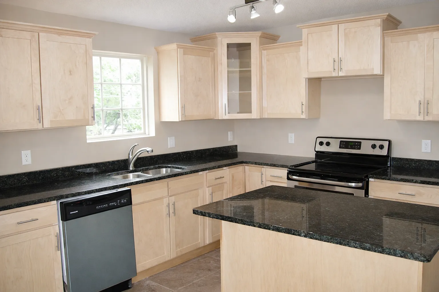 Eagle Crossing Apartments — Photo 2