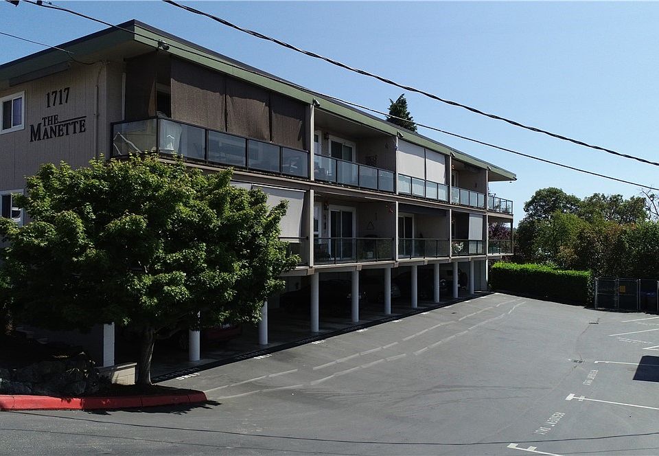 Unit is main floor, middle of the building with its own balcony!