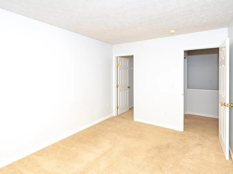 2934 Zareba Dr — Photo 2
