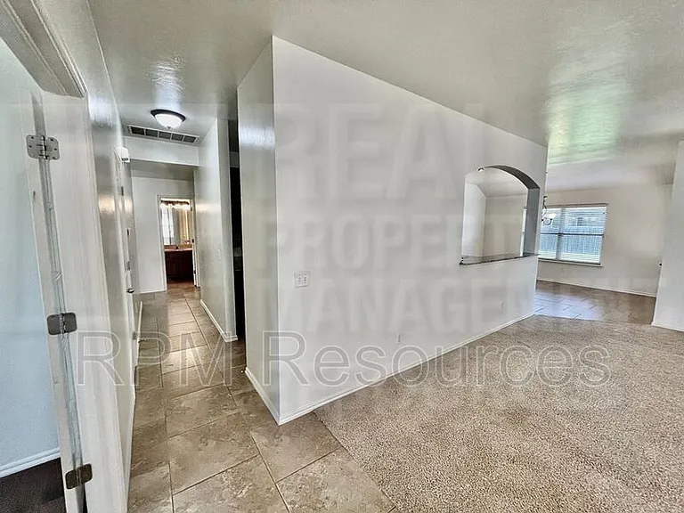 10913 SW 30th St — Photo 7