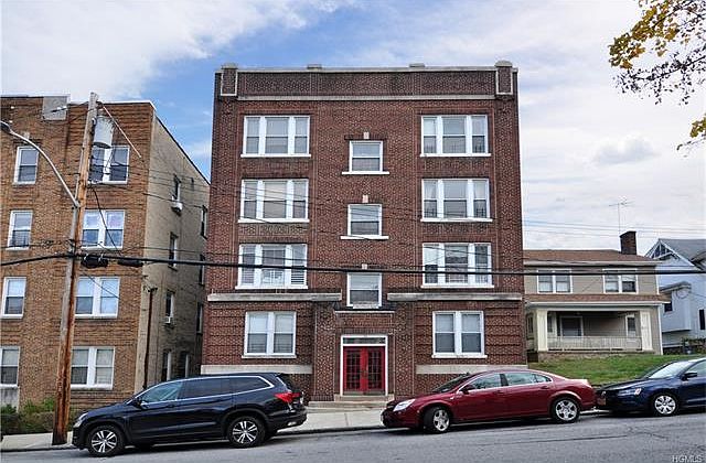 1st image of 16 Bayley Ave APT 2