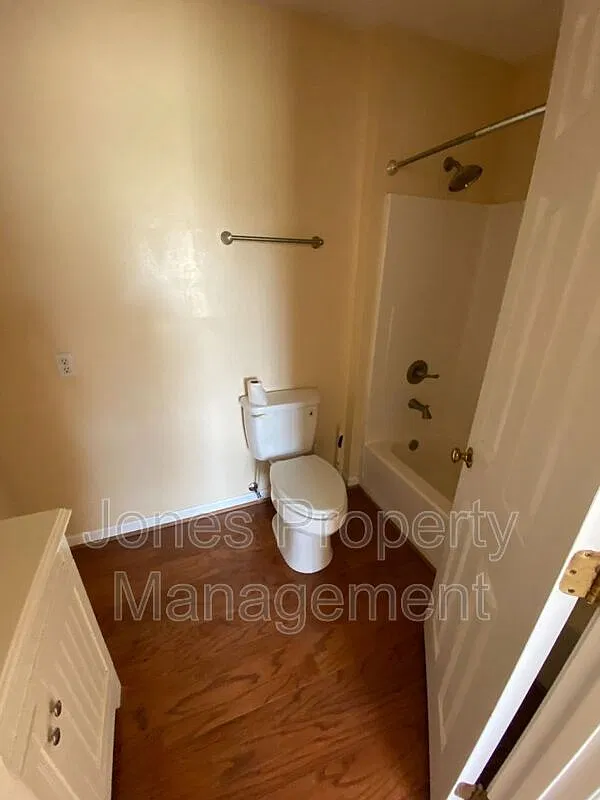 2 bed, 2.5 bath, 1243 sqft, $1,550 — Photo 4