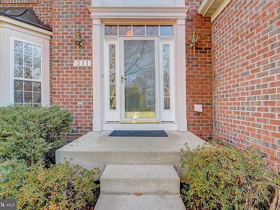 4th image of 311 Fox Lair Dr