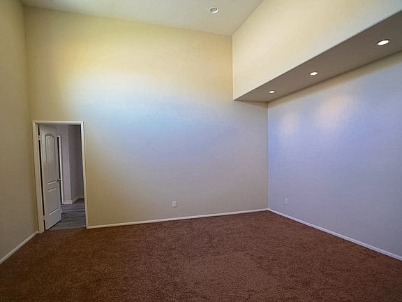 4th image of 28524 Farrier Dr