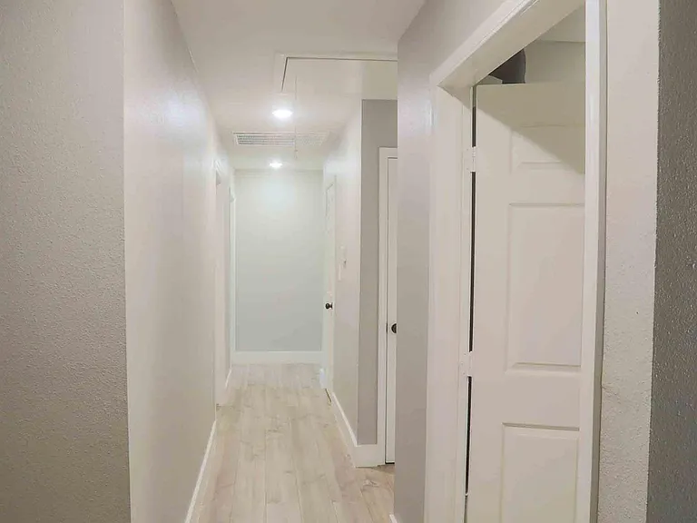6703 Winfield Rd — Photo 10