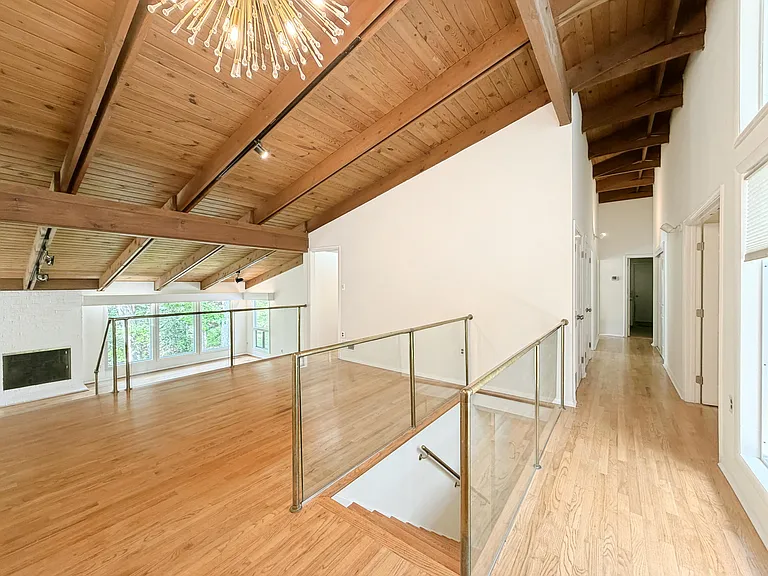 10611 Allenwood Ln — Photo 5