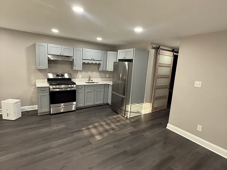 1494 Broadway #B — Photo 9