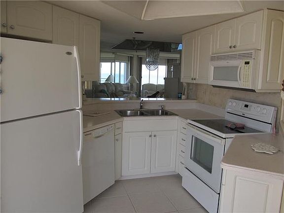 2nd image of 3870 N A1a APT 501