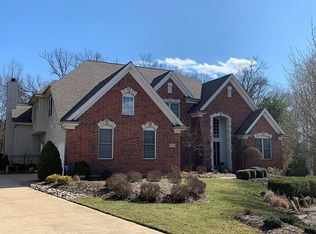 2754 Wynncrest Manor Dr, Chesterfield, MO 63005