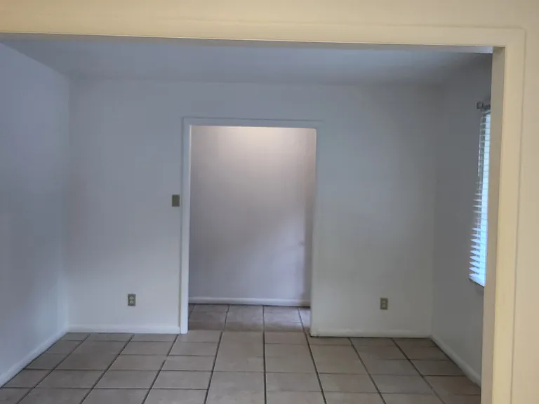4705 Meadow Ave — Photo 3