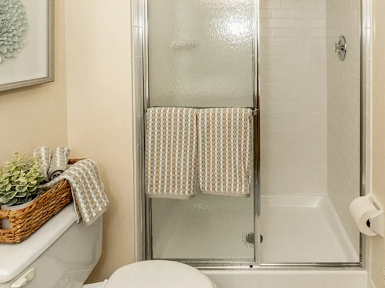 Ivy Hall Apartments — Photo 6