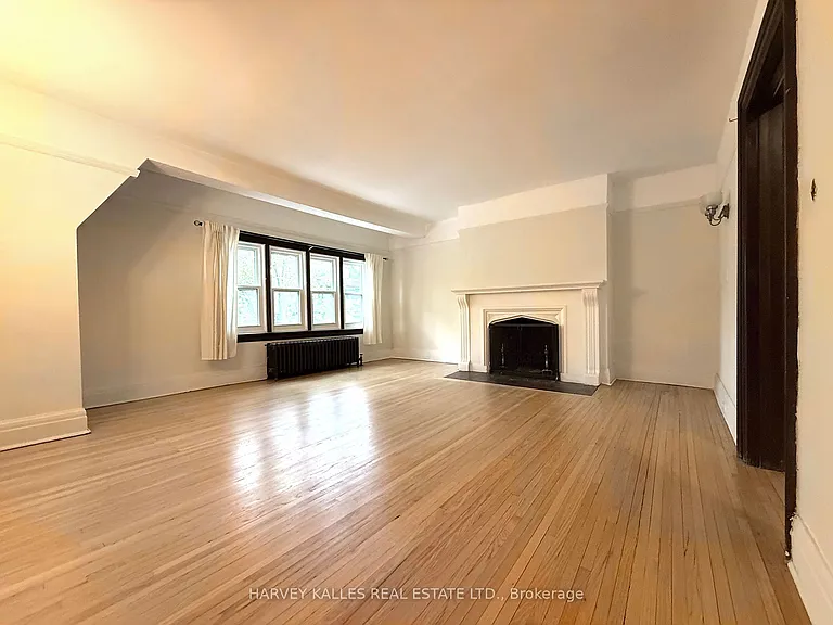 42 Glencairn Ave #B — Photo 4