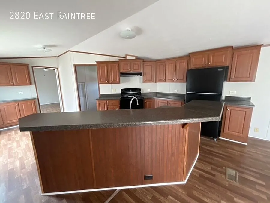 2820 E Raintree Dr