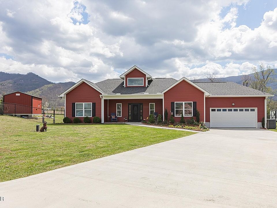 1st image of 2221 Meadowbrook Ln