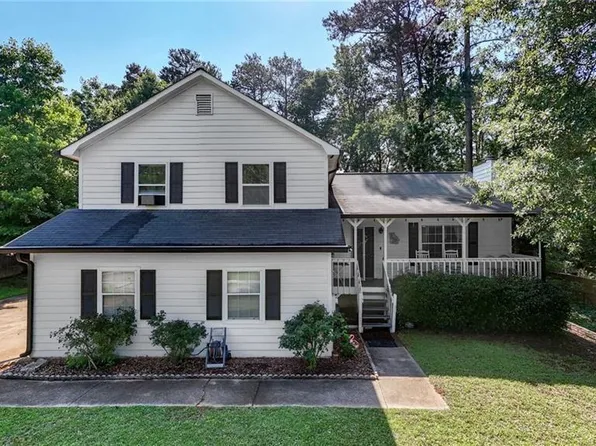 2114 W Lotus Point Dr, Lithia Springs, GA 30122