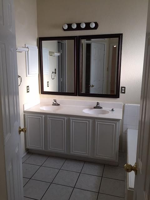 Double vanity in master bathroom