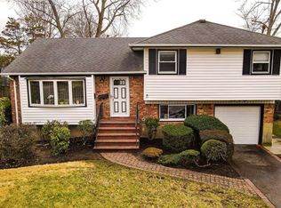 1458 Odell St, Wantagh, NY 11793