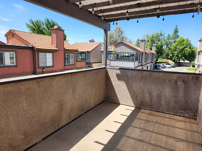 1814 N Vineyard Ave #E — Photo 14
