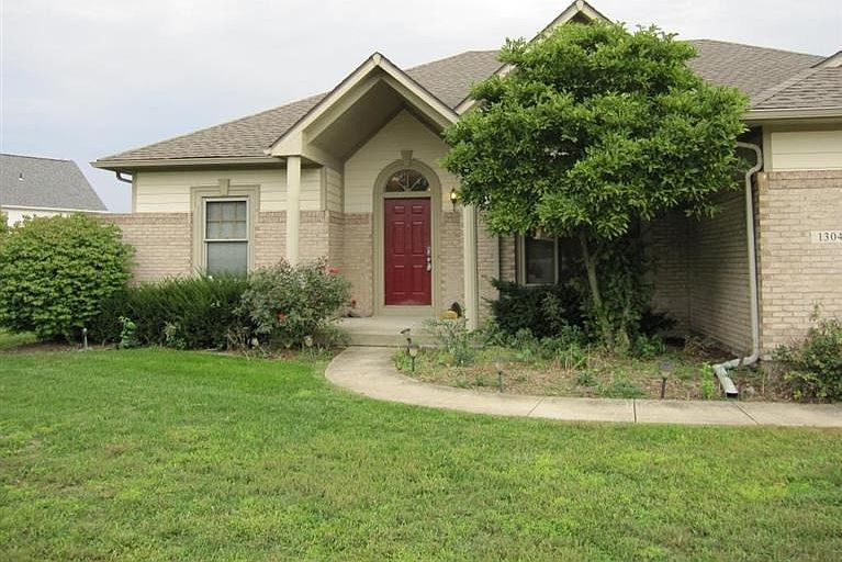 1st image of 1304 Rose Lake Dr