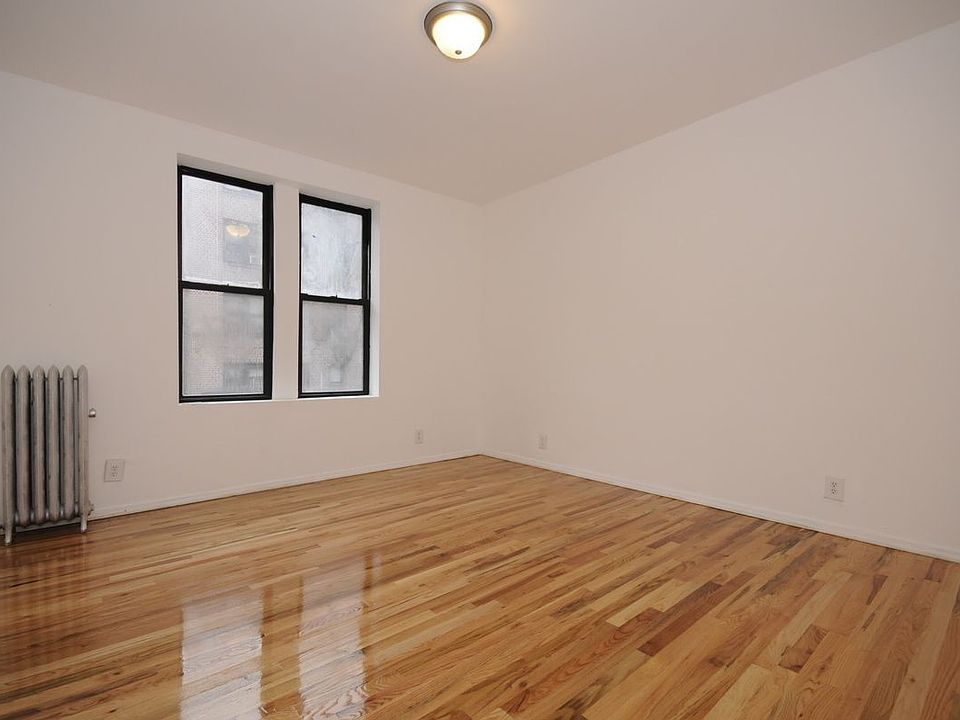 2nd image of 430 Senator St APT 2