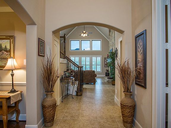 5th image of 2802 Texas Laurel Dr