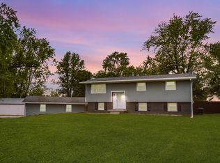 523 W State St, Washburn, IL 61570