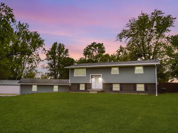 523 W State St, Washburn, IL 61570