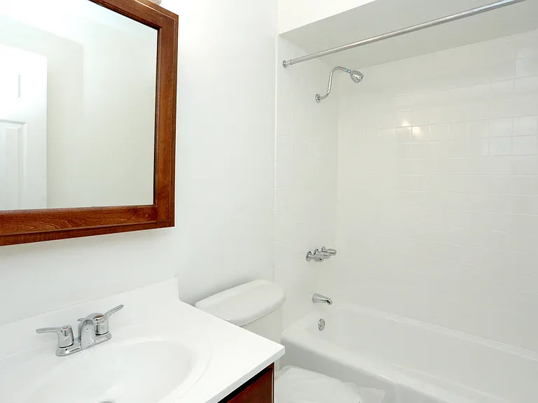 Garrison Apartments — Photo 7