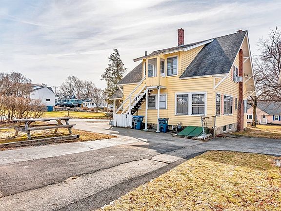 2nd image of 219 Pelham St